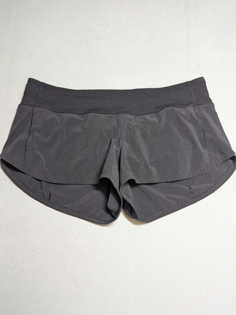Lululemon Speed Up Low-Rise 2.5" Lined Shorts - Size 8
